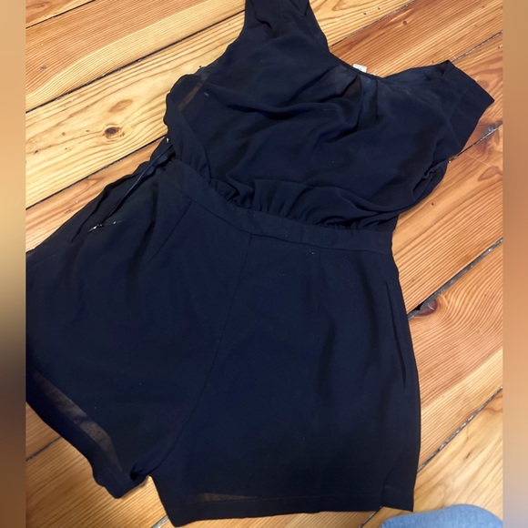 One Clothing Romper medium - Picture 4 of 6